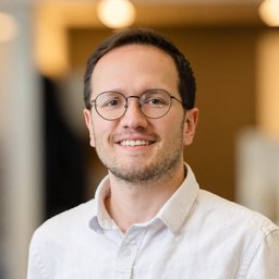 Photo of Aaron Mueller